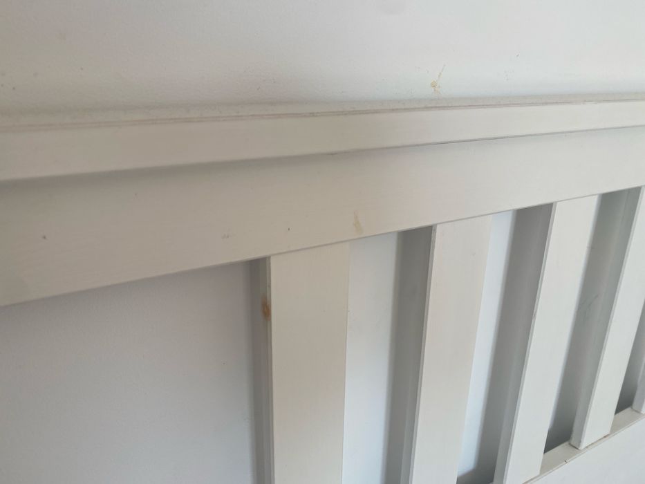 Cama de casal branca