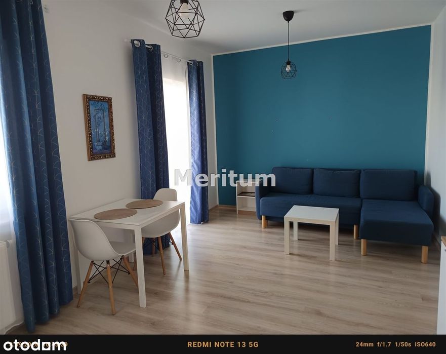 Miejsce postojowe w cenie. Duży balkon.