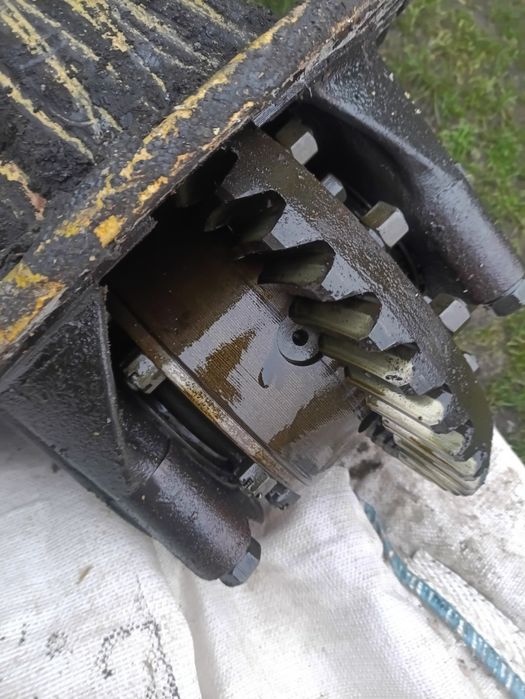 Продам редуктор та радіатор