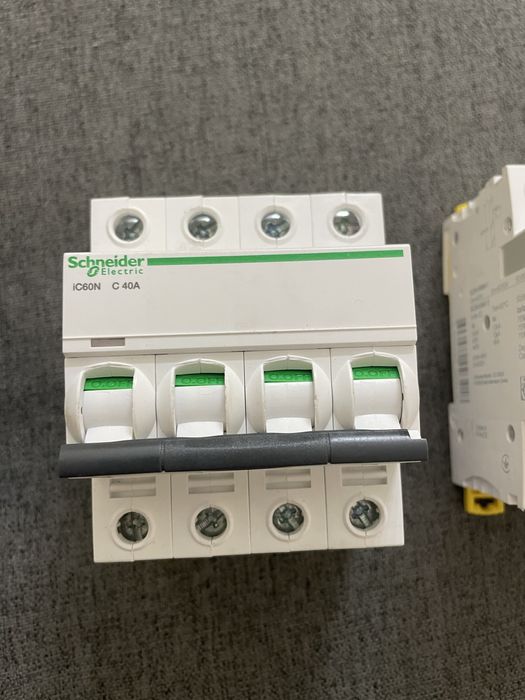 Disjuntor interruptor diferencial Schneider 16A 20A 40A