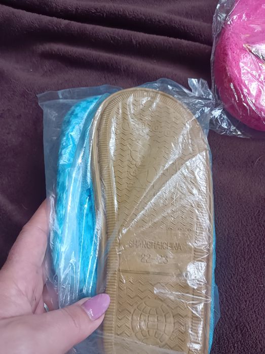 Kapcie dziecięce nowe
