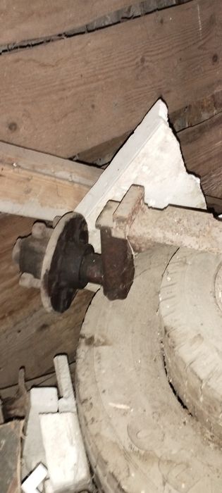 балки на трактор прицеп...