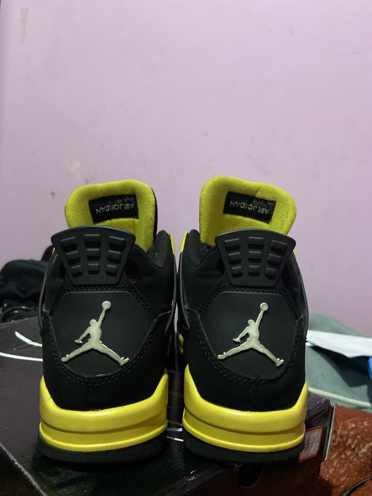 Jordan 4 thunder