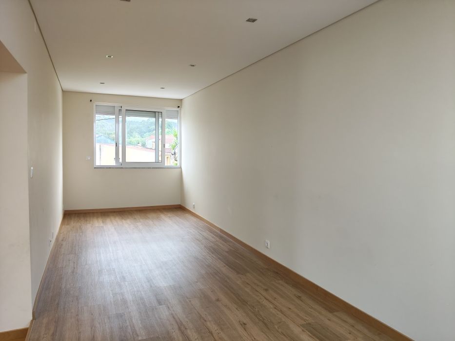 Aluguer Andar Moradia T2 - Cabeda
