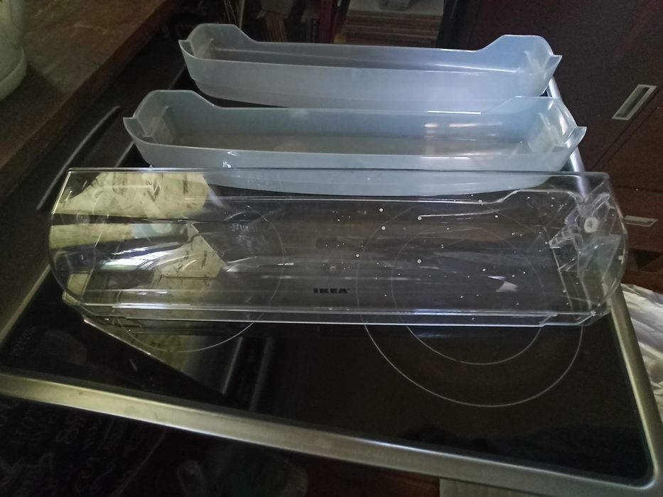 Koszyki balkoniki półki do węższej lodówki Whirlpool s