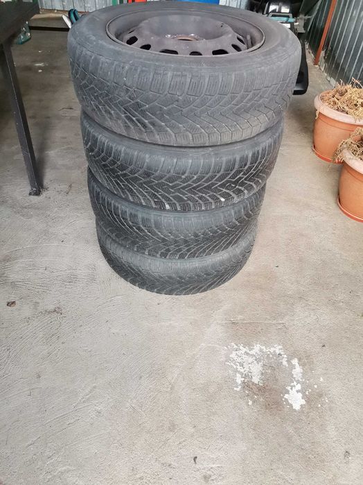 Felgi stalowe 15" z oponami Continental