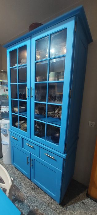 Vendo móveis em bom estado.