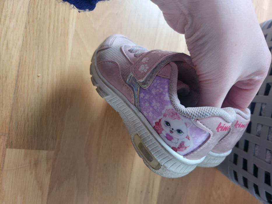 Adidasy 24 sneakersy kotki