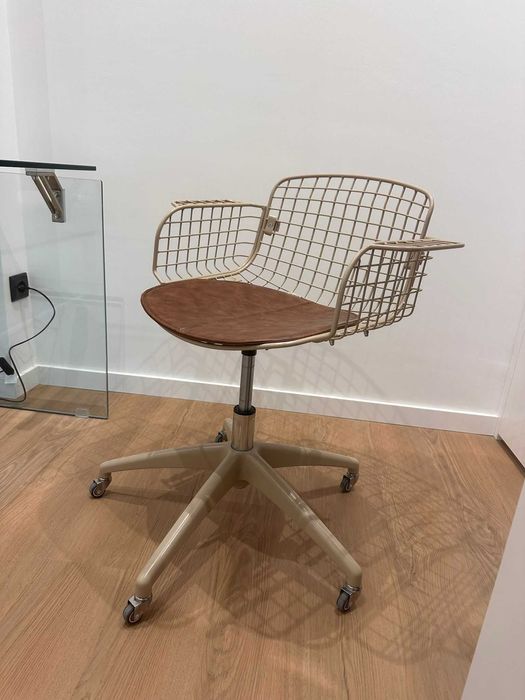 Cadeira de Secretária Estilo Industrial