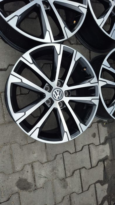Felgi 3G0601025M 17 5x112  VW passat B7 B8 Caddy Touran Golf