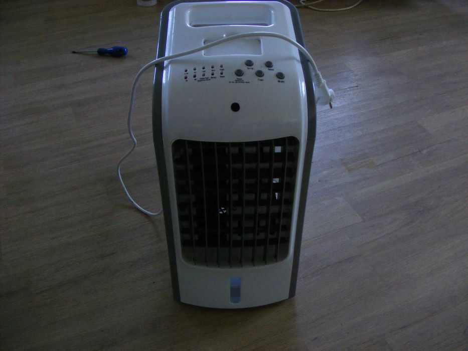 Зволожувач повітря нагрівач. Увлажнитель воздуха