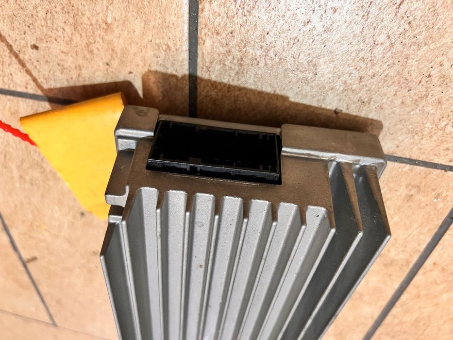 WZMACNIACZ BMW 9322687