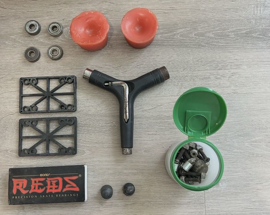 Skate semi novo + peças