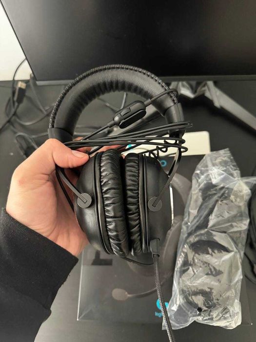 Продам ігрові навушники Logitech G Pro X