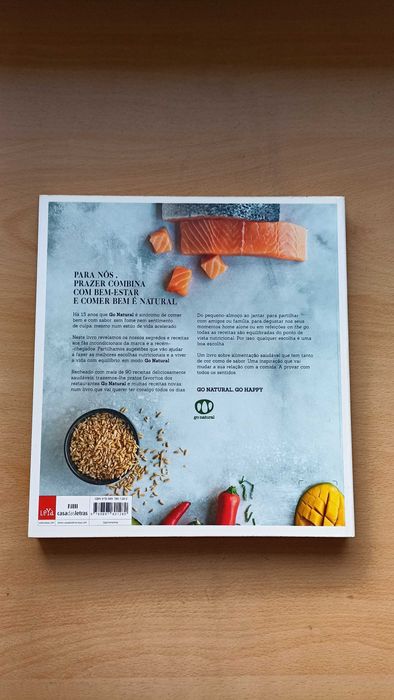 Livro de receitas "Let's Go Natural" dos restaurantes Go Natural