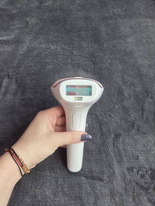 Фотоепілятор Philips Lumea IPL Hair Removal 7000