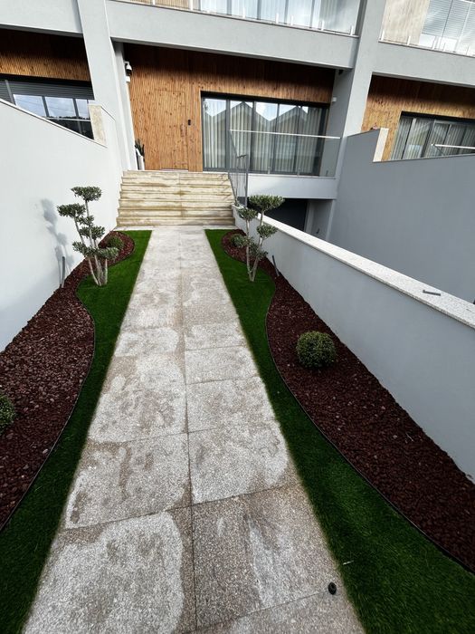 Instalação de Relva artificial