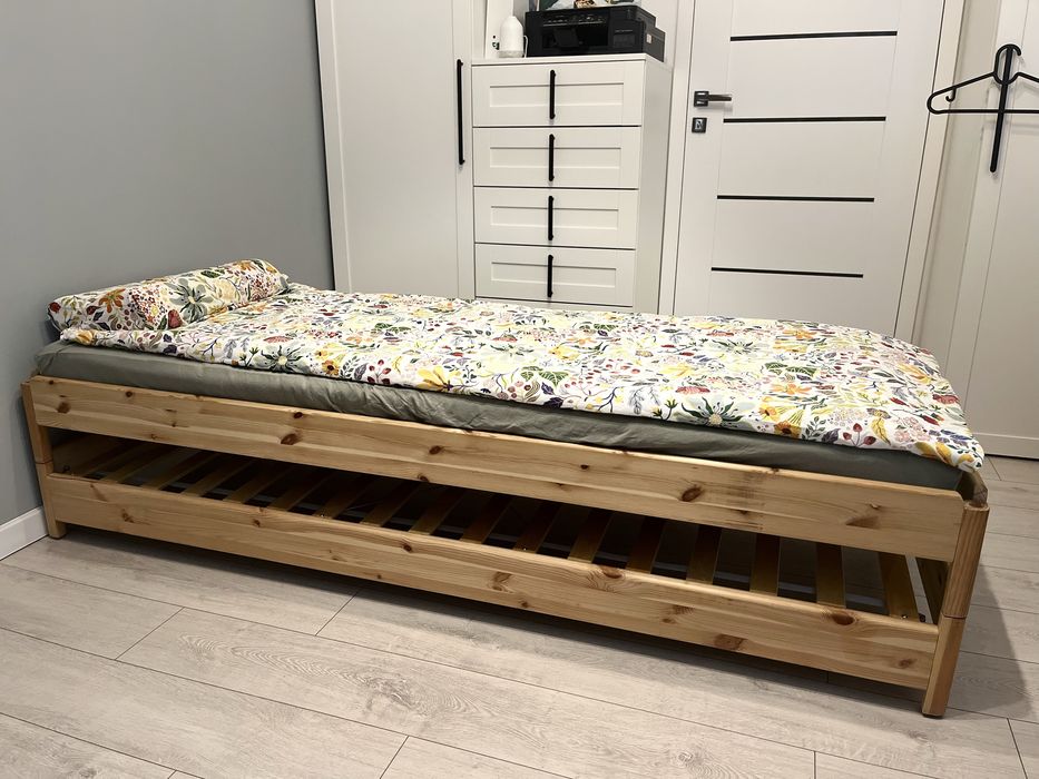 Sprzedam łóżko piętrowe/podwójne z litego drewna – idealne do małych wnętrz!