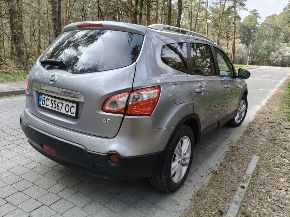 Продам Nissan QashQai+2,7місць.Рідна фарба!