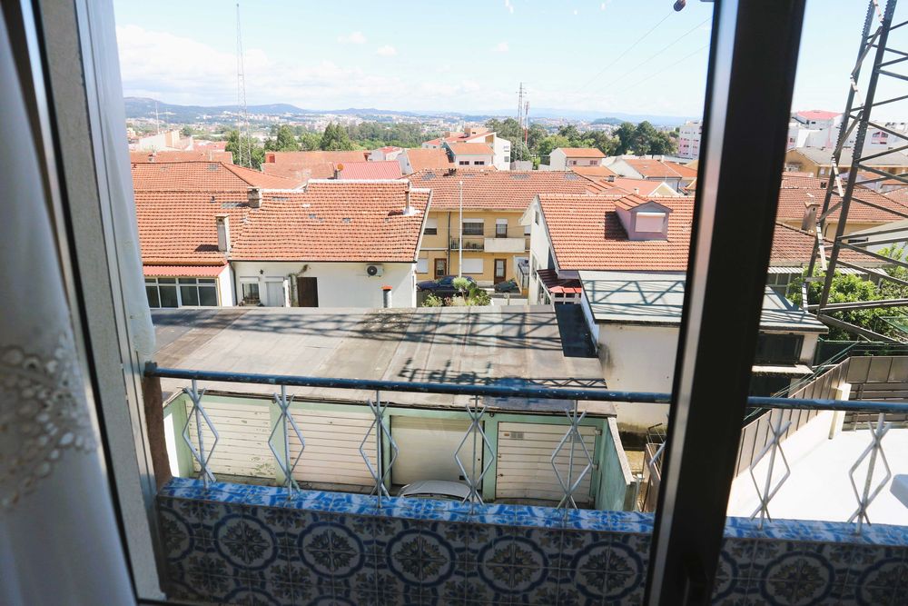 alugo quarto somente a estudantes universitarios