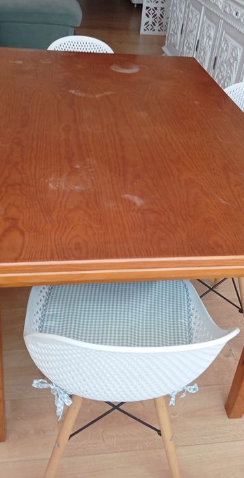 Mesa extensível em madeira maciça