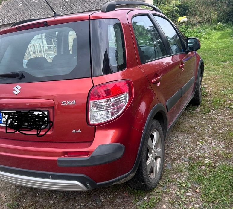 Samochód Suzuki Sx4 o mocy 150 KM. Podgrzewane fotele.