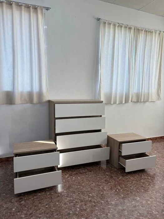 OFERTA! Uma cómoda e duas mesas de cabeceira