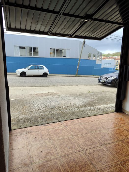 Arrendo Armazém na Malveira