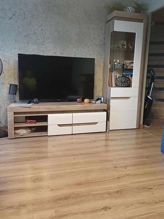 Komplet mebli do salonu szafka rtv witryna z oświetleniem Agata Meble