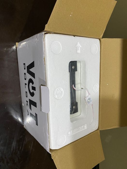 Стабілізатор напруги Volt Polska AVR PRO 1000 ВА СЕРВО 3% 1000 Вт