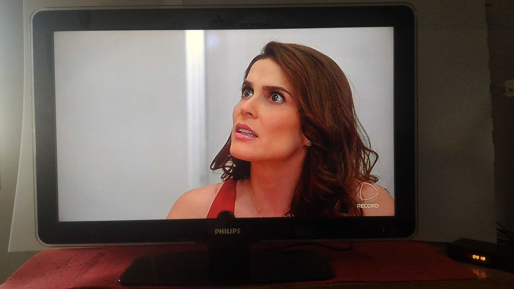 Lcd PHILIPS 37 polegadas com HDMI e USB