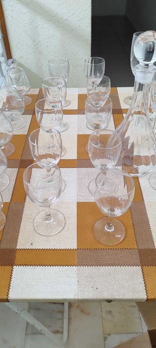 Serviço de 50 Copos e Garrafa