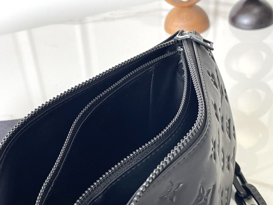 Жіноча сумка LOUIS VUITTON Coussin з ланцюжком