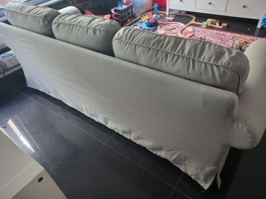 Sofá 3 lugares, bege claro
