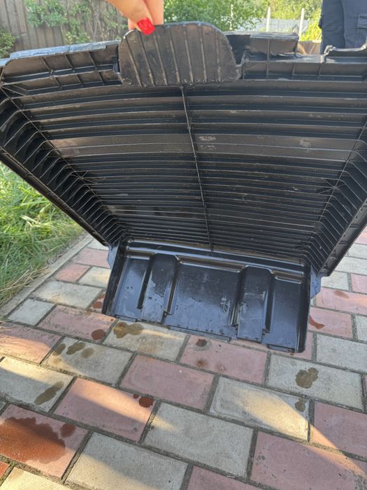 Акумуляторна кришка на автомобіль DAF