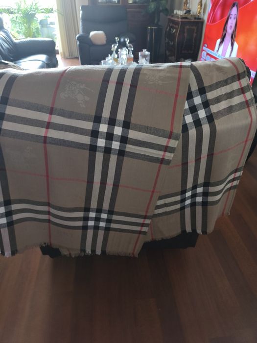 Encharpe nova da BURBERRY