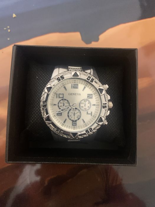 Продам часи GENEVA