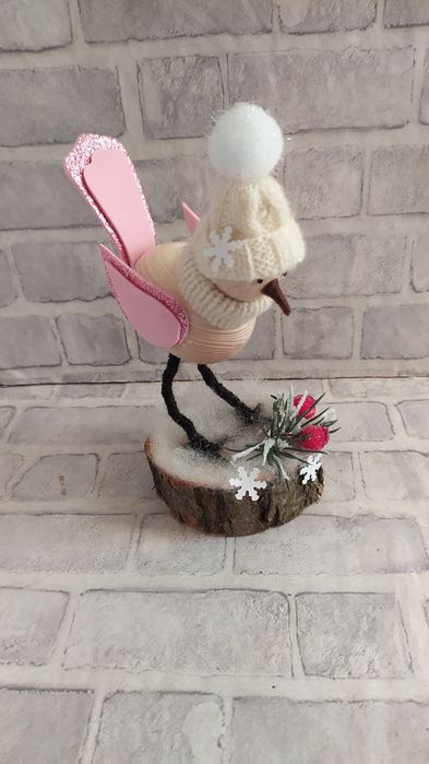 Поделка новогодняя  из  природных  материалов