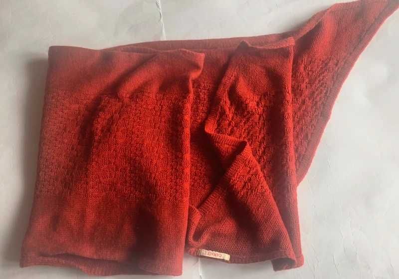 Czerwony ciepły szal Camaieu nowy 252 cm x 52 cm