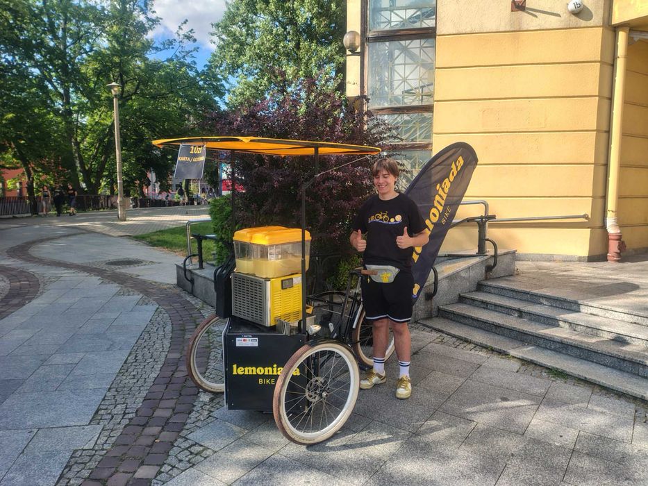 Riksza do sprzedaży lemoniady
