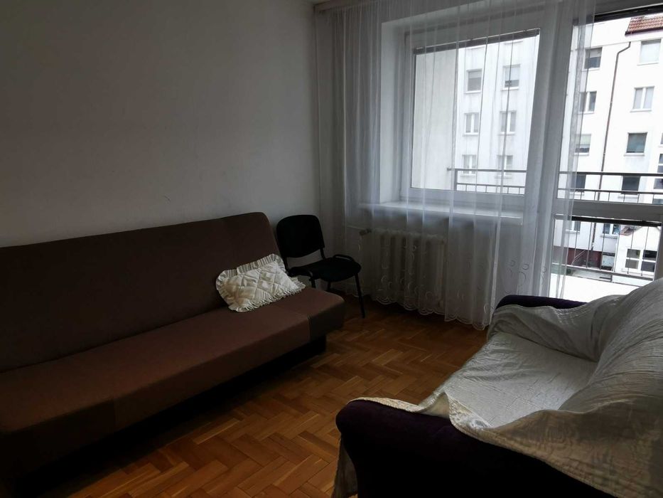 3-pokojowe mieszkanie na wynajem we Wrocławiu, adres Na Polance, 3 pokoje, kuchnia, łazienka, 10 minut tramwajem do centrum, cicha, spokojna okolica