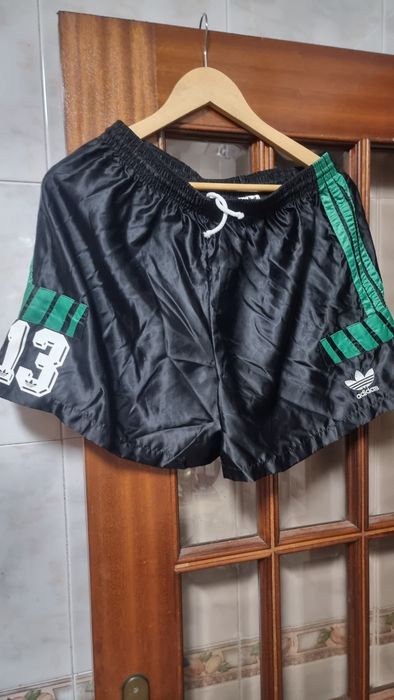 Calcoes  de jogo  da marca  adidas  número 13 anos 90