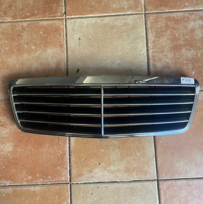 Grelha frente Mercedes W208