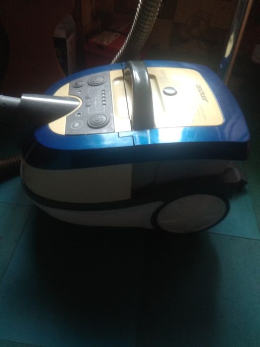 Доставка.Моющий пылесос Зелмер