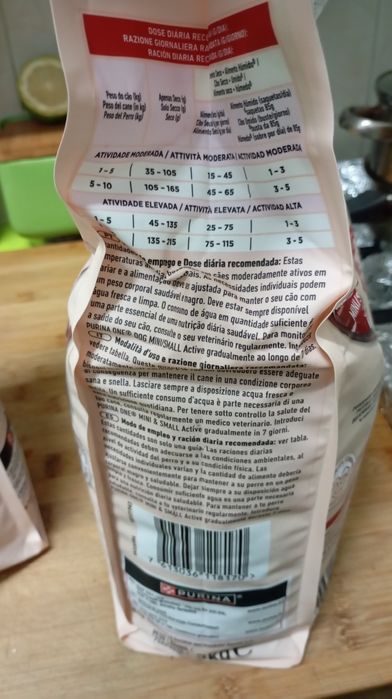 Sacos de ração 2x Purina One Fechados