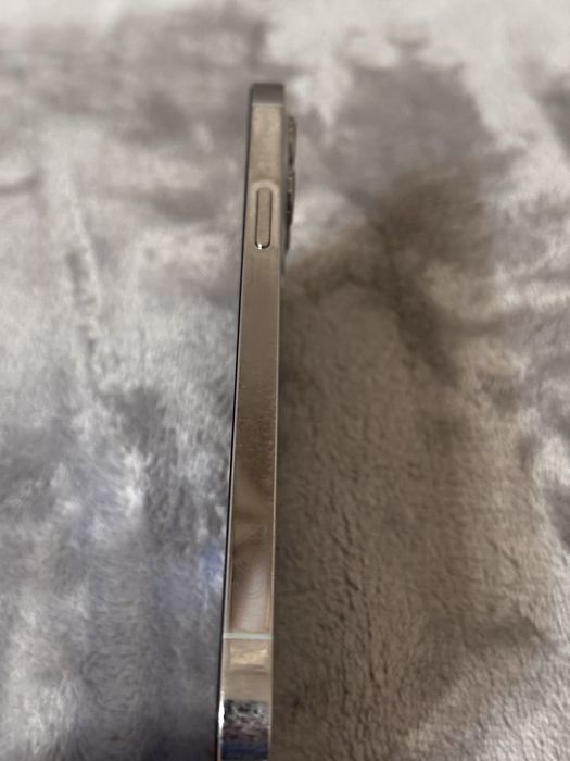 iPhone 12 Pro Max 100% baterii
