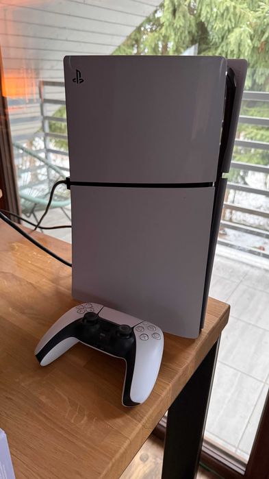 Konsola PlayStation 5 Digital (stan idealny)