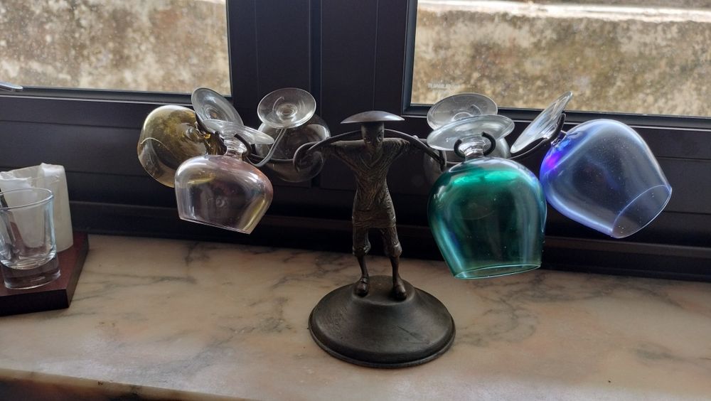 Conjunto de copos e galheteiro