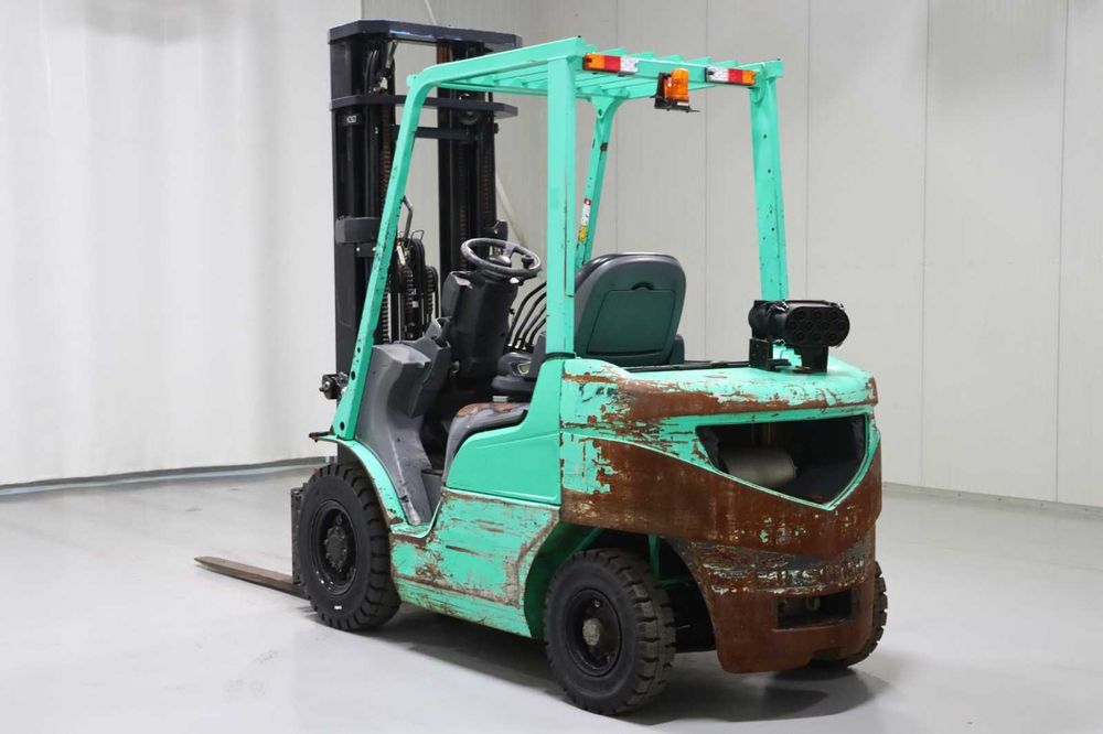 Empilhador mitsubishi 2500kg