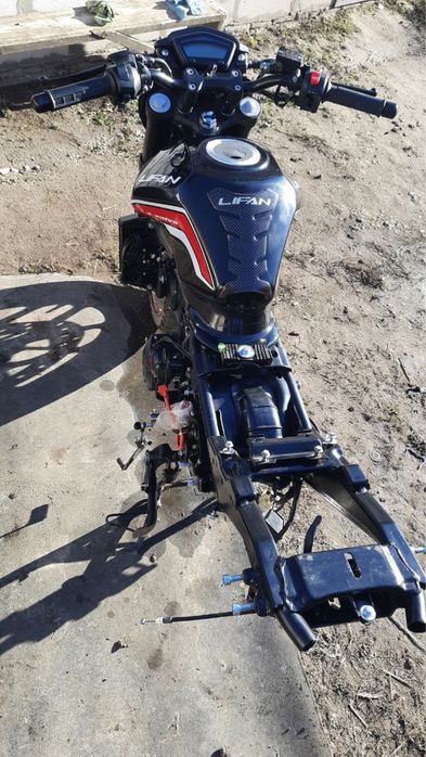 Розборка Lifan sr 220 є сірий боковий пластик